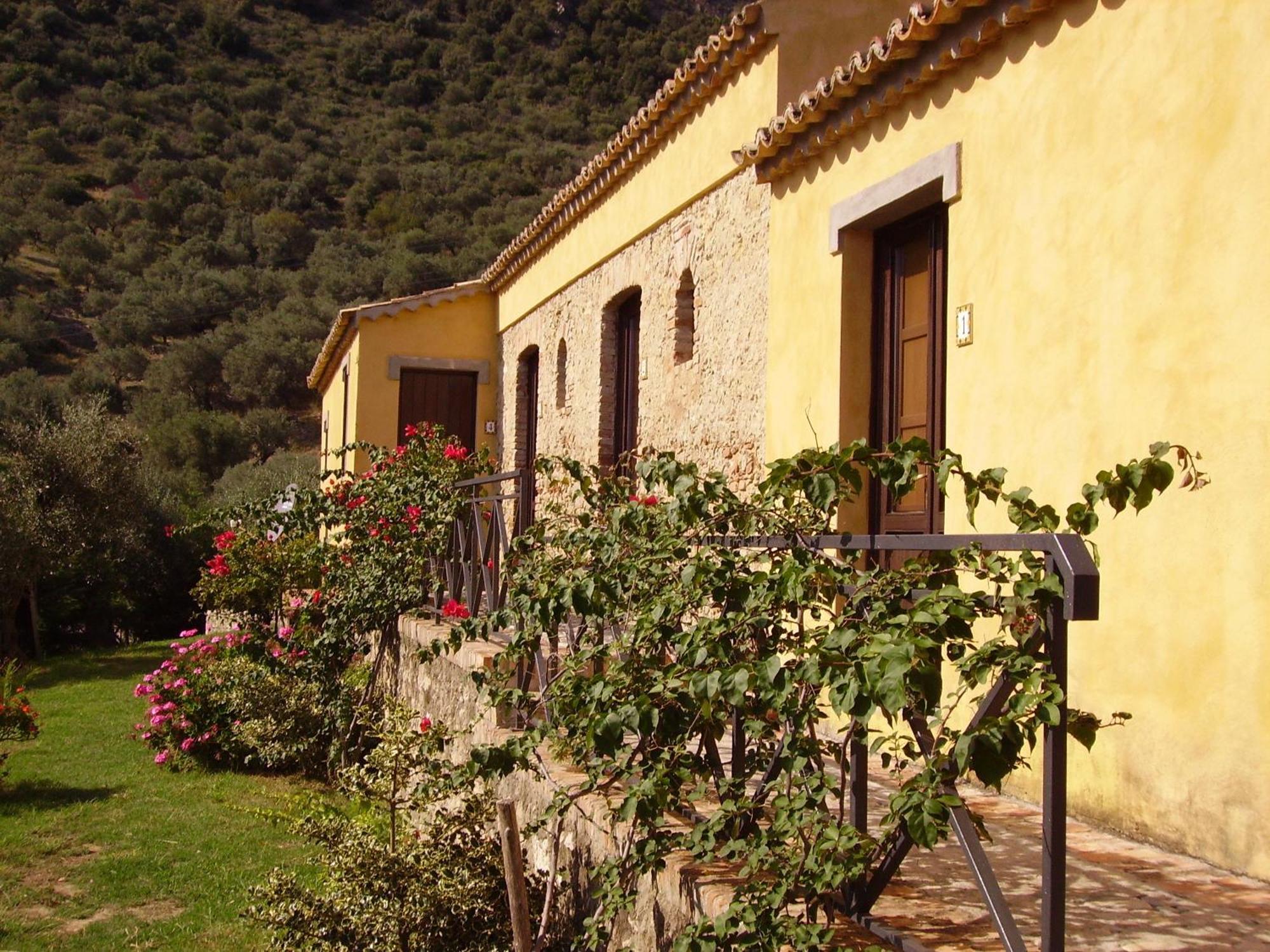 Azienda Agrituristica Biologica Il Querceto Santa Severina Exterior photo