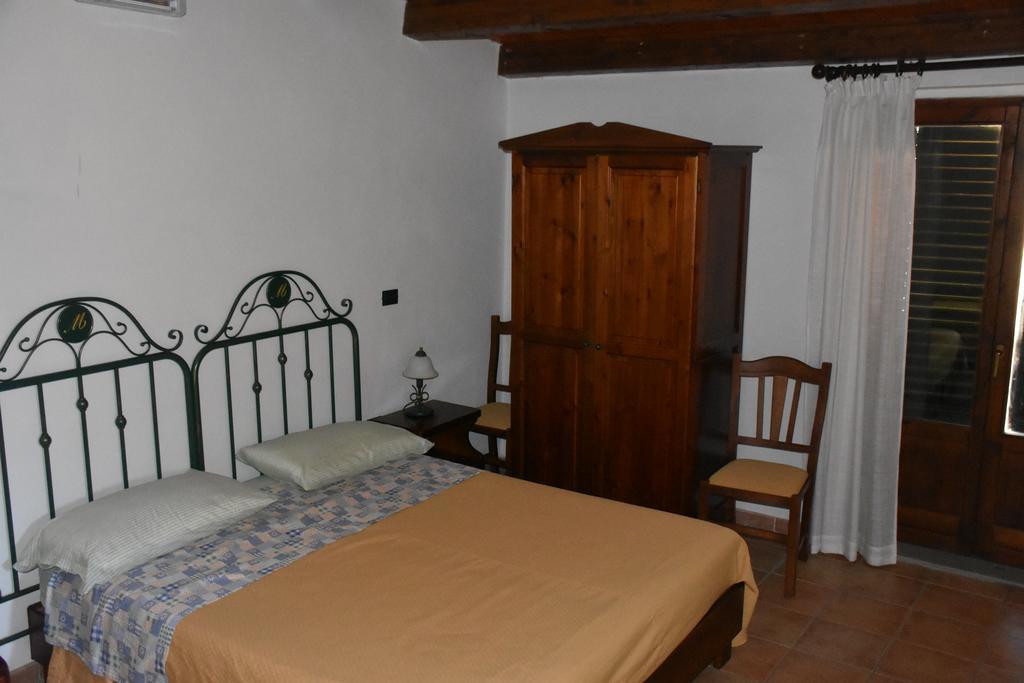 Azienda Agrituristica Biologica Il Querceto Santa Severina Exterior photo
